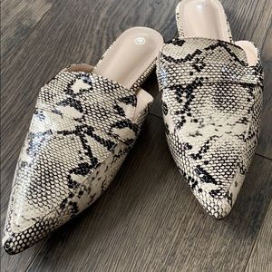 Snakeskin mules (nbw)